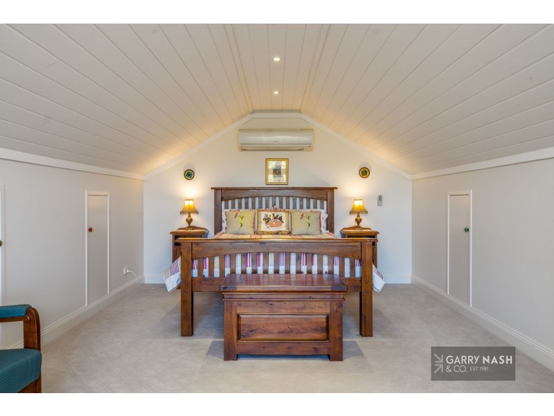 19 Firbank Drive, Waldara VIC 3678