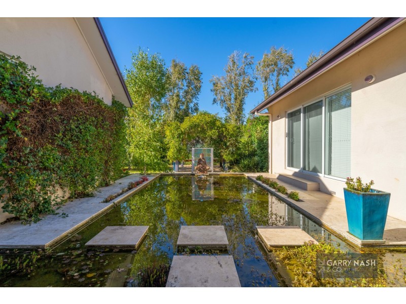 19 Firbank Drive, Waldara VIC 3678