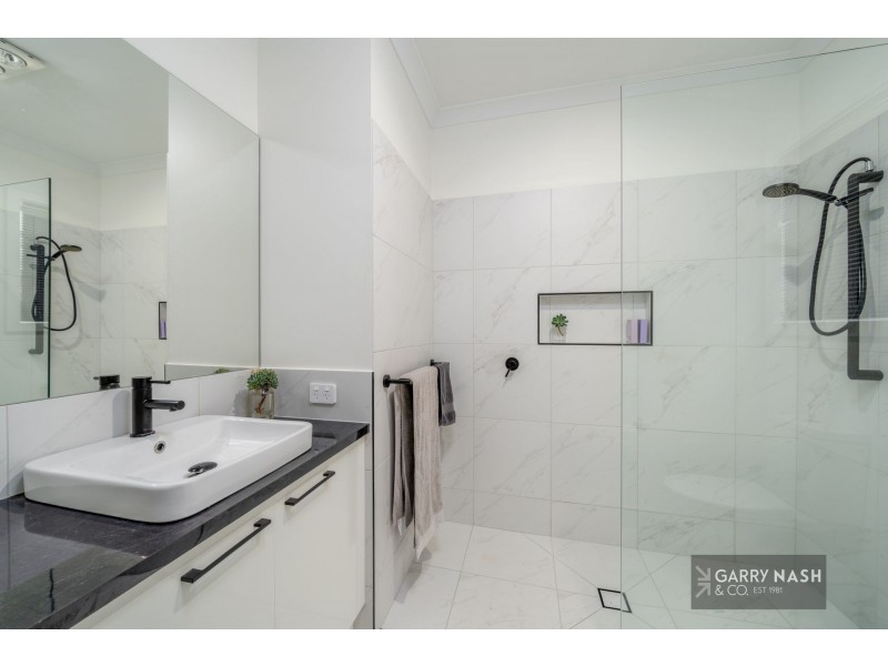 9 Sarakos Circuit, Wangaratta VIC 3677