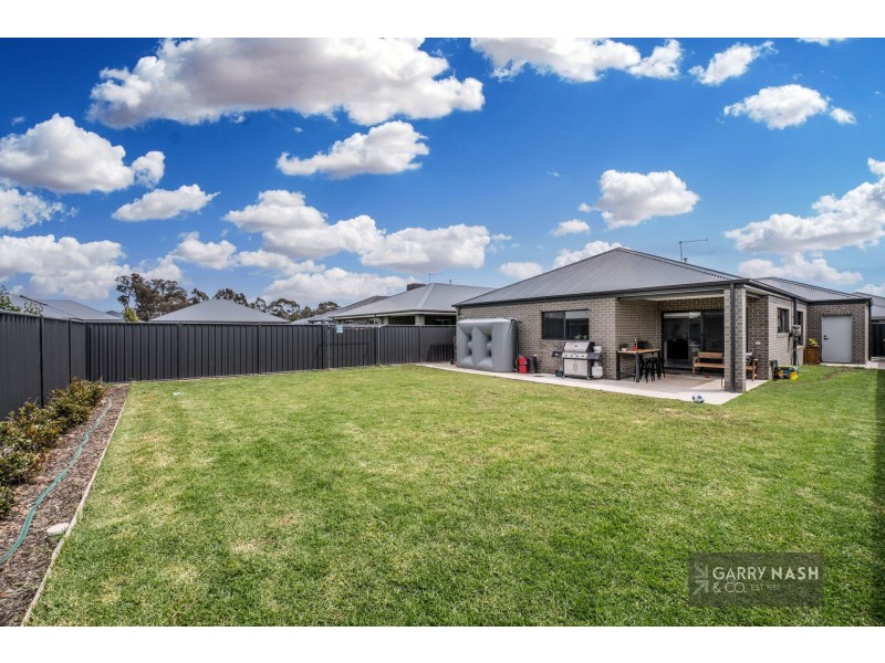 9 Sarakos Circuit, Wangaratta VIC 3677