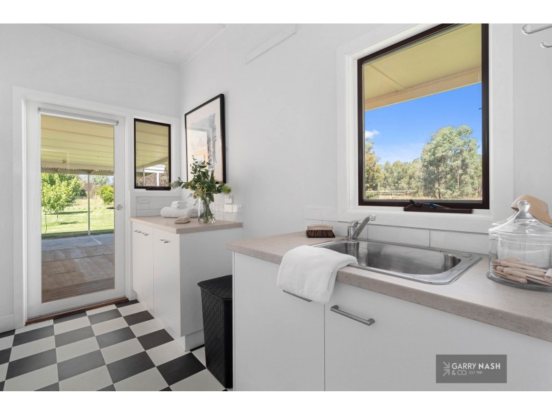 2064 Snow Road, Markwood VIC 3678