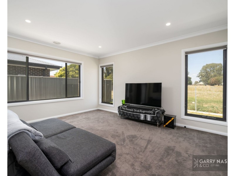 24 Dalwhinnie Drive, Wangaratta VIC 3677
