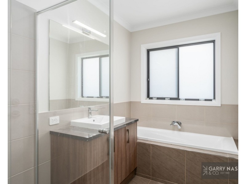 24 Dalwhinnie Drive, Wangaratta VIC 3677