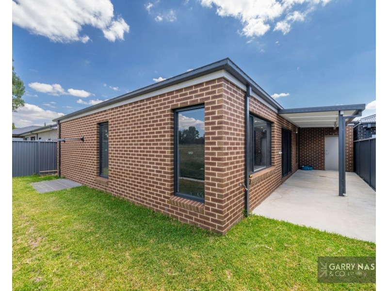 24 Dalwhinnie Drive, Wangaratta VIC 3677