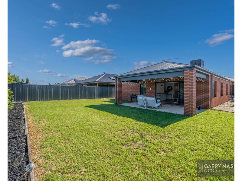 30 Currawong Drive, Wangaratta VIC 3677