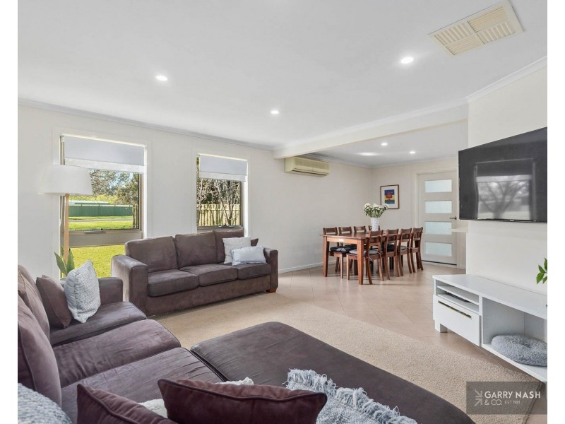 73 Ely Street, Oxley VIC 3678