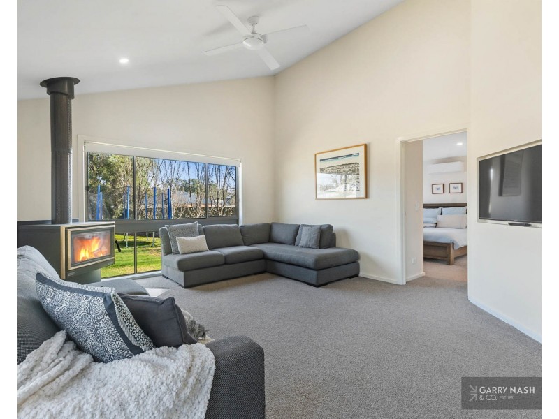 73 Ely Street, Oxley VIC 3678