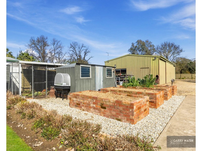 73 Ely Street, Oxley VIC 3678