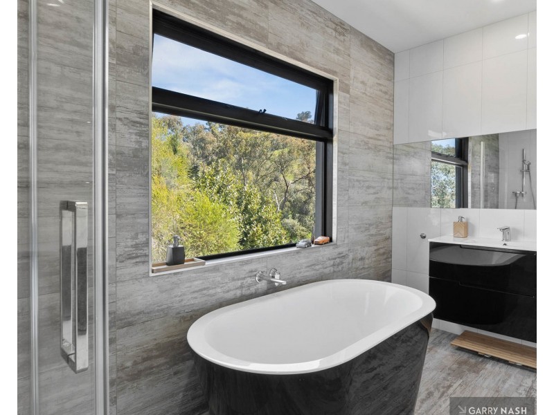 195 Yarrabee Road, Markwood VIC 3678