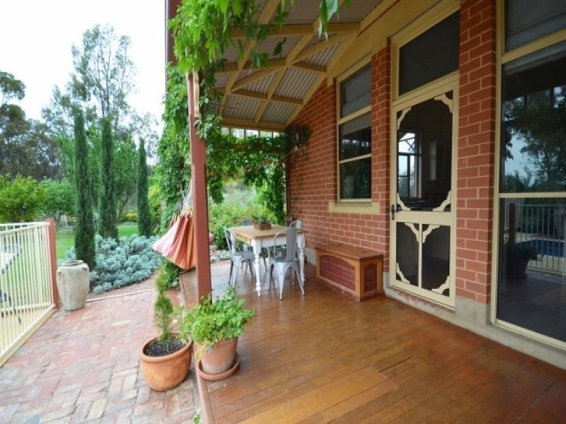 2370 Moira Street, Moama NSW 2731