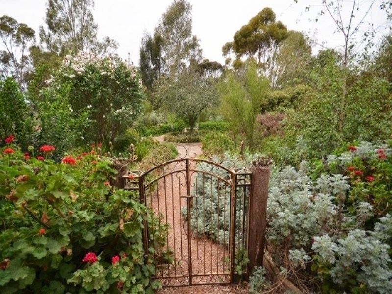 2370 Moira Street, Moama NSW 2731