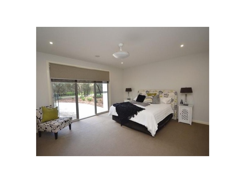 39 Pakenham Street, Echuca VIC 3564