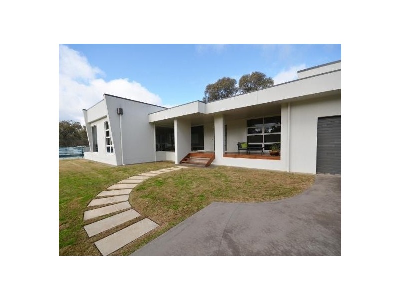 39 Pakenham Street, Echuca VIC 3564