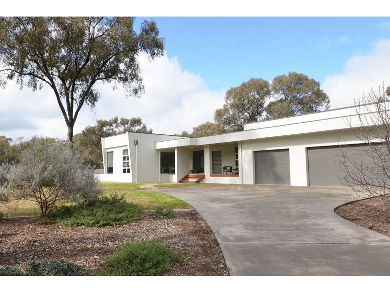 39 Pakenham Street, Echuca VIC 3564