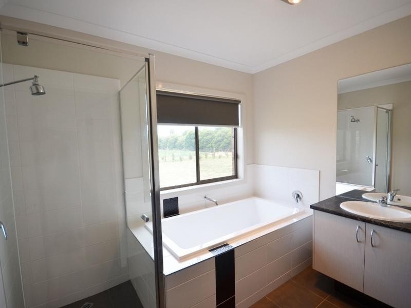 18 Winbi Avenue, Moama NSW 2731
