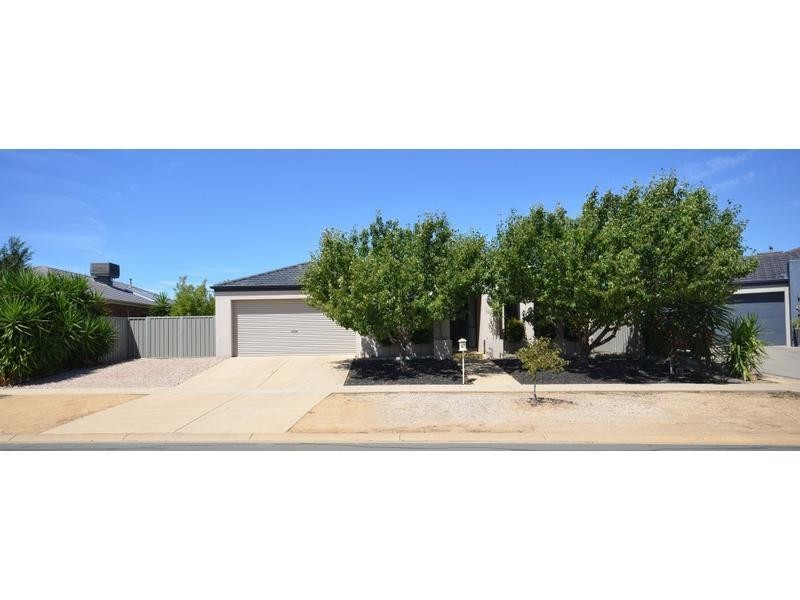 47 Declan Way, Echuca VIC 3564