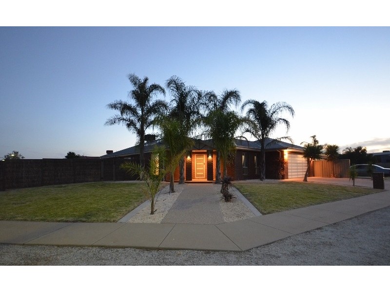 2 Yeovil Court, Echuca VIC 3564