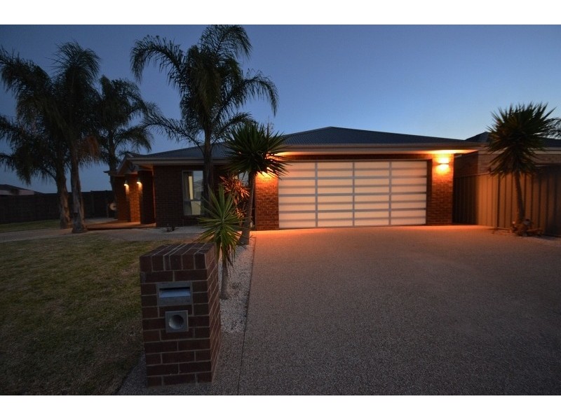 2 Yeovil Court, Echuca VIC 3564