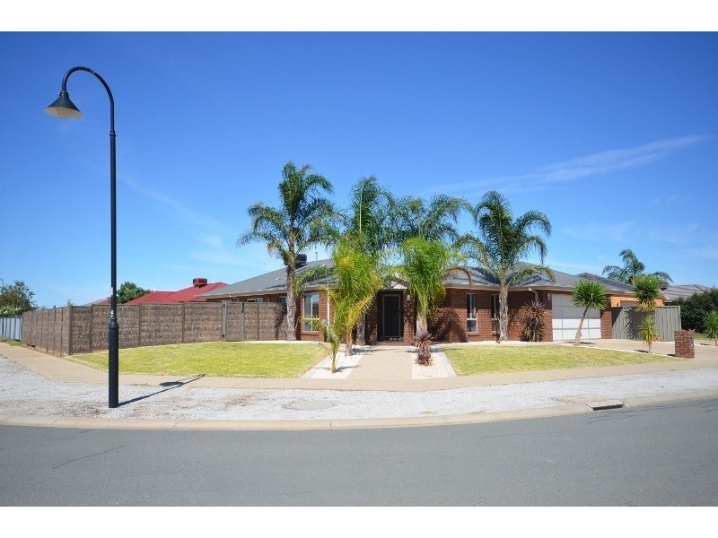 2 Yeovil Court, Echuca VIC 3564