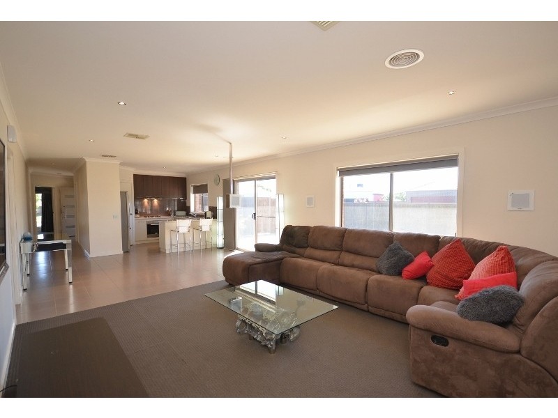 2 Yeovil Court, Echuca VIC 3564