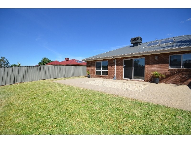 2 Yeovil Court, Echuca VIC 3564