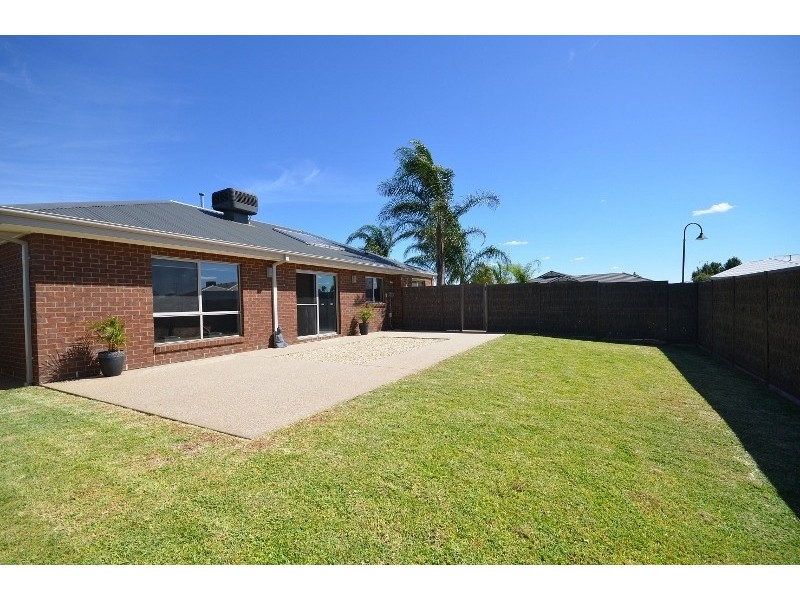 2 Yeovil Court, Echuca VIC 3564