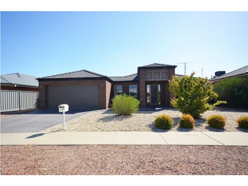 10 Brenton Avenue, Echuca VIC 3564