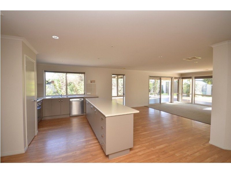 10 Brenton Avenue, Echuca VIC 3564