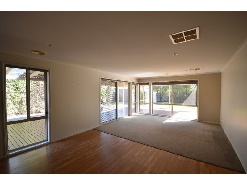 10 Brenton Avenue, Echuca VIC 3564