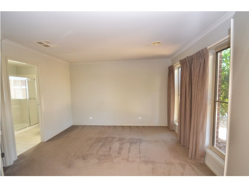 10 Brenton Avenue, Echuca VIC 3564