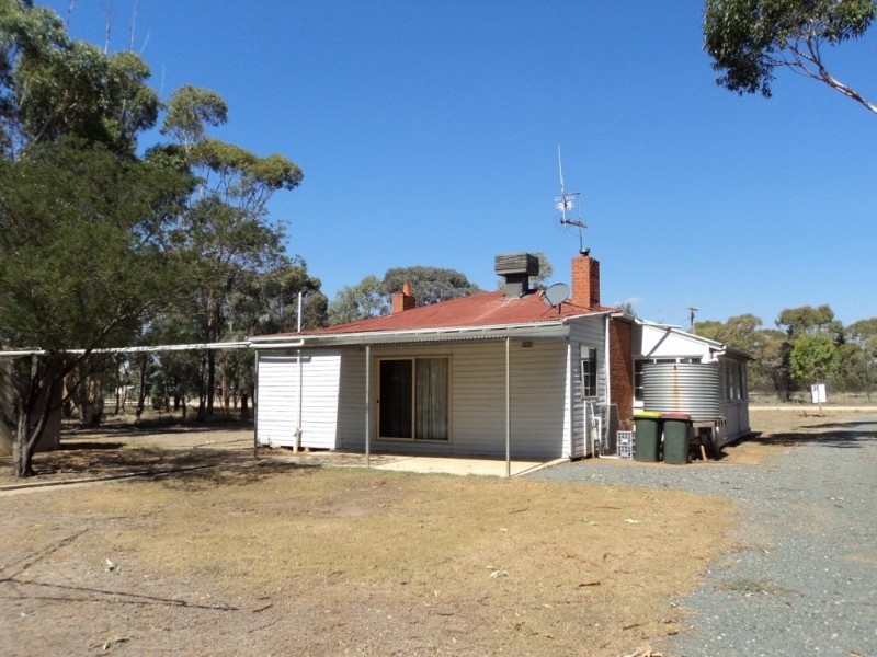 82 Moira Street, Womboota NSW 2731