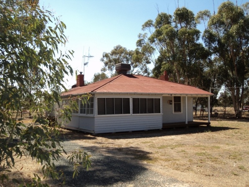 82 Moira Street, Womboota NSW 2731