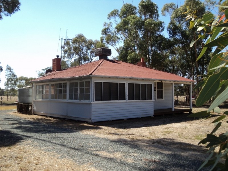 82 Moira Street, Womboota NSW 2731