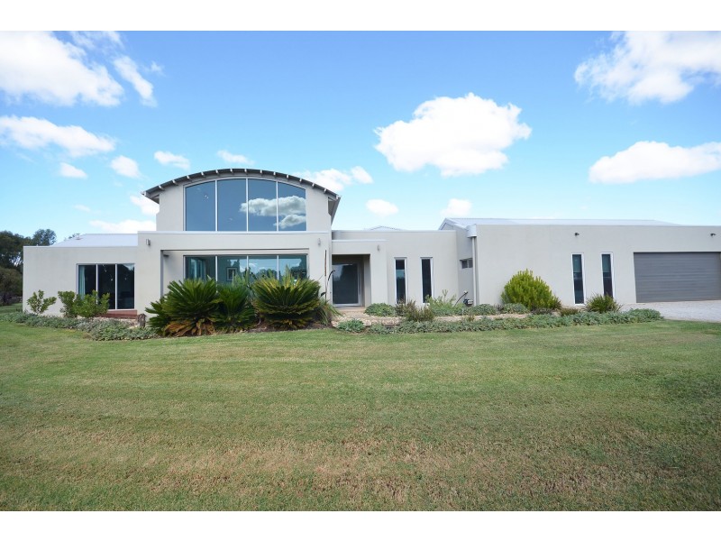 10 Hollara Drive, Moama NSW 2731