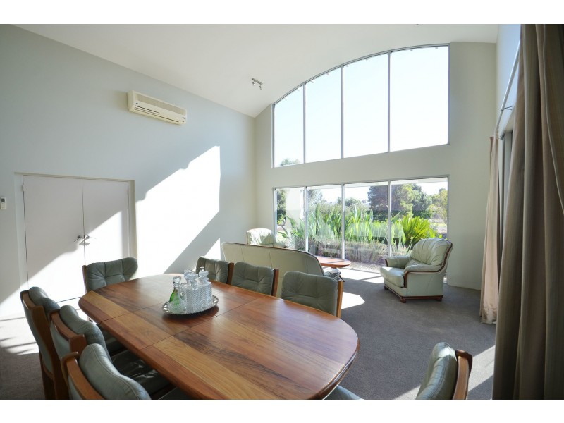 10 Hollara Drive, Moama NSW 2731