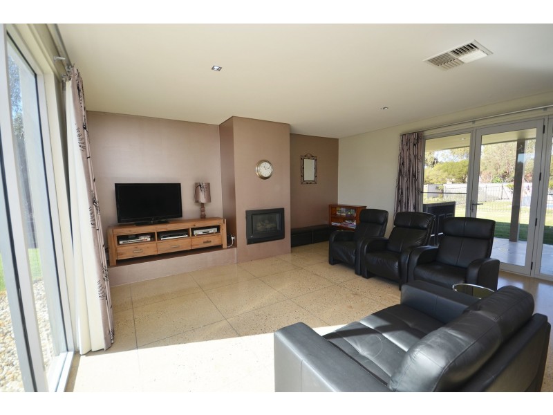 10 Hollara Drive, Moama NSW 2731