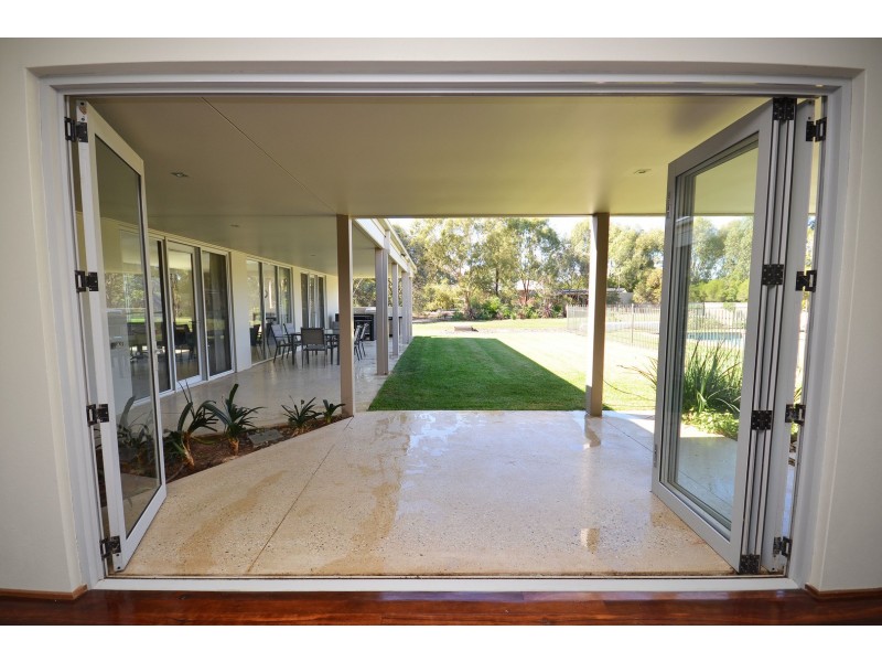 10 Hollara Drive, Moama NSW 2731