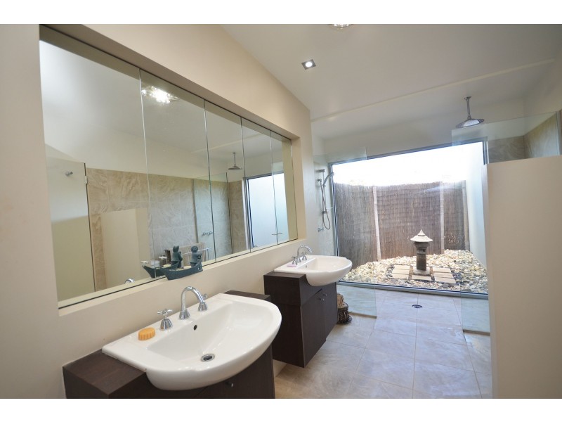 10 Hollara Drive, Moama NSW 2731