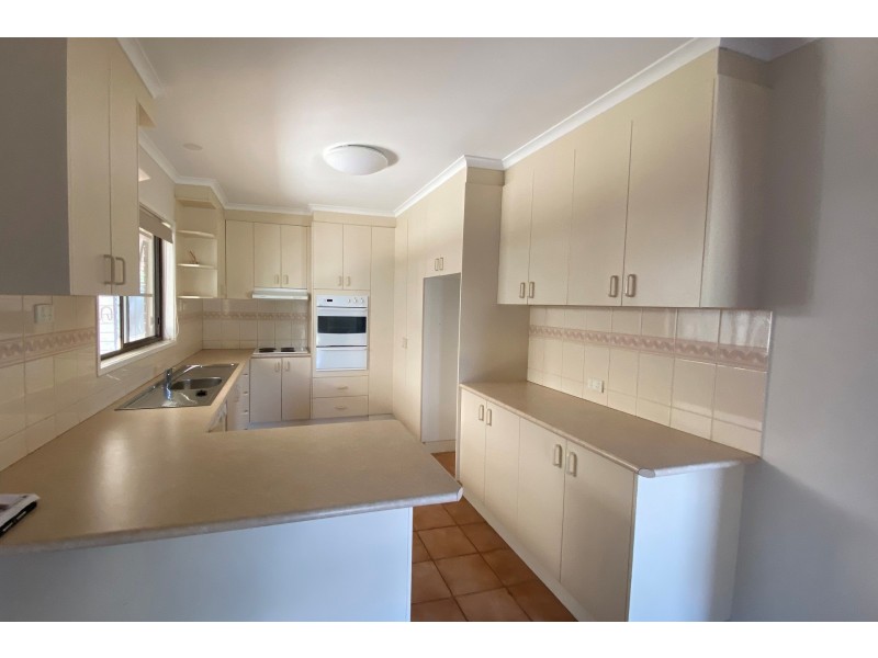 38 Hillview Avenue, Moama NSW 2731