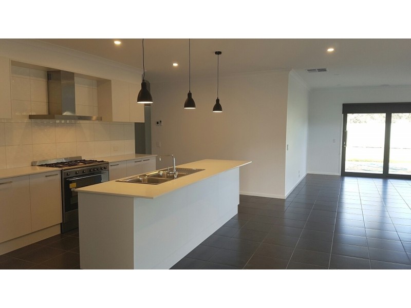 9 Mayflower Circuit, Moama NSW 2731