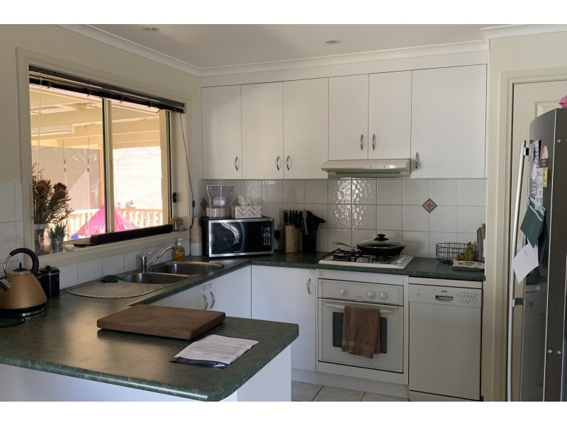 8 Stromness Court, Moama NSW 2731
