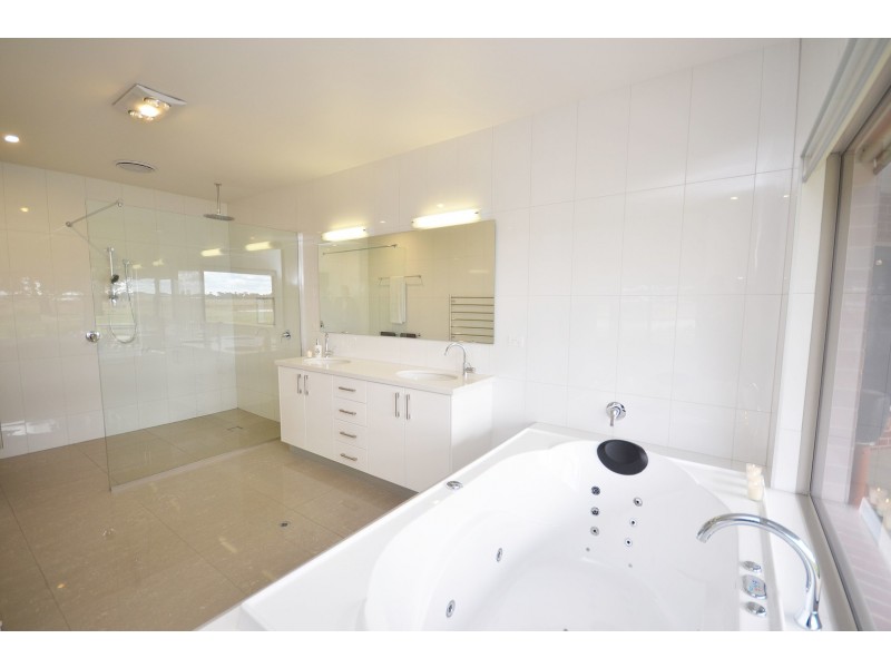 532 Perricoota Road, Moama NSW 2731