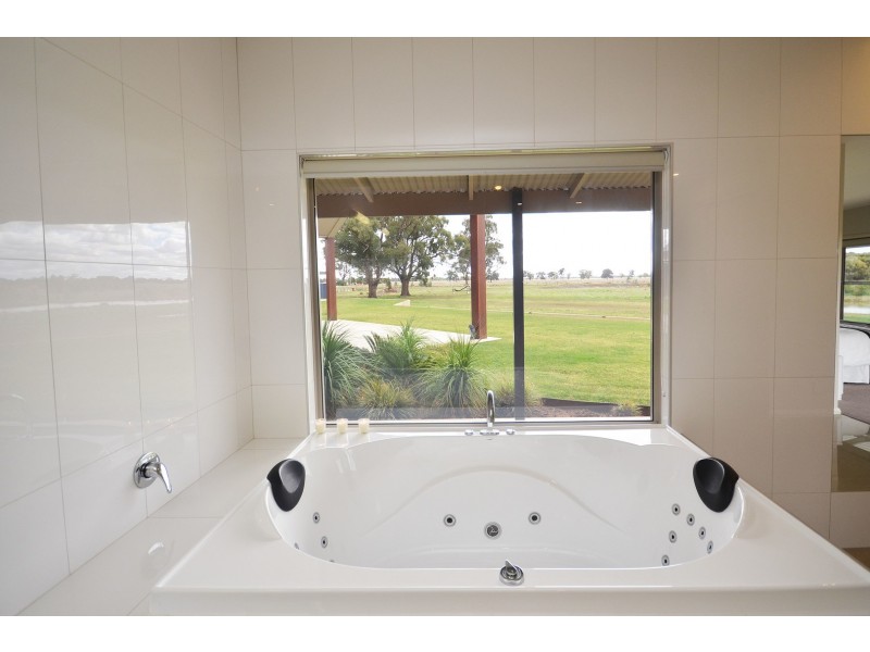 532 Perricoota Road, Moama NSW 2731