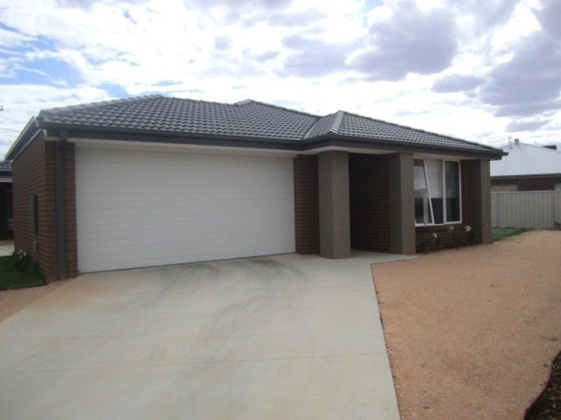 12 Antrim Court, Moama NSW 2731