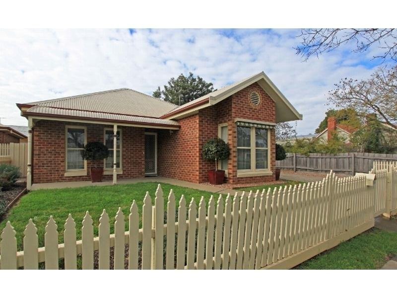 120 Hovell Street, Echuca VIC 3564