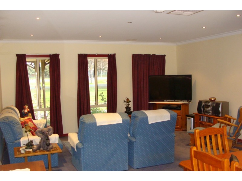 28 Moama Street, Mathoura NSW 2710