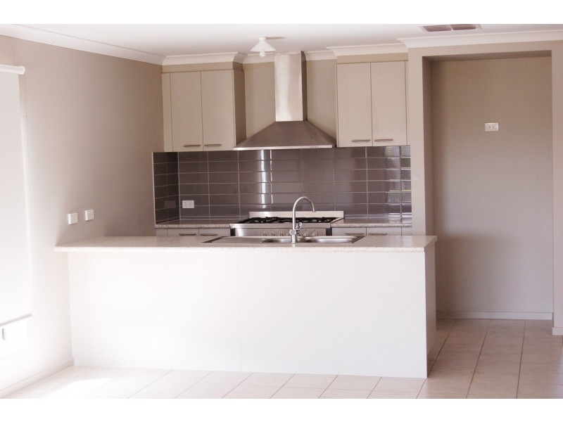 64 Mcswains Road, Echuca VIC 3564