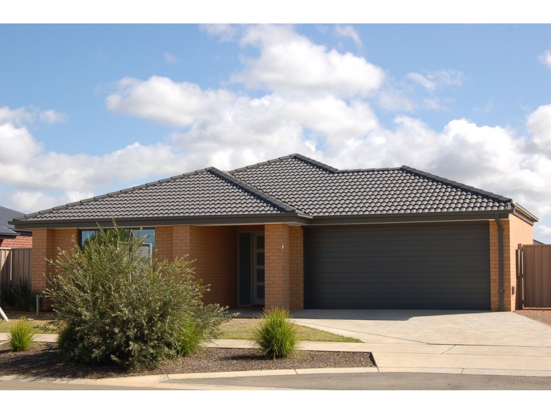 64 Mcswains Road, Echuca VIC 3564