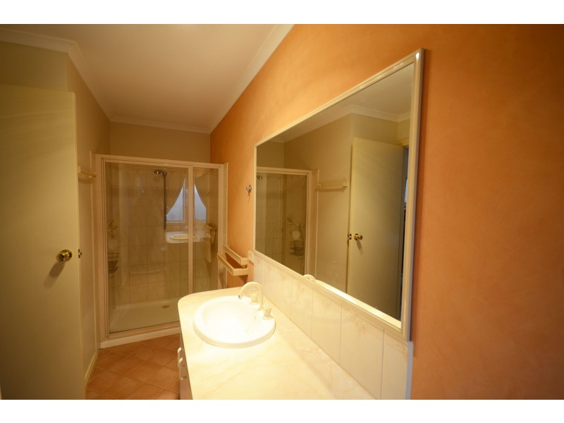 13 Snowden Street, Echuca VIC 3564