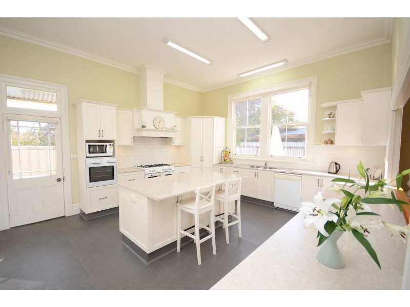 16 Connelly Street, Echuca VIC 3564